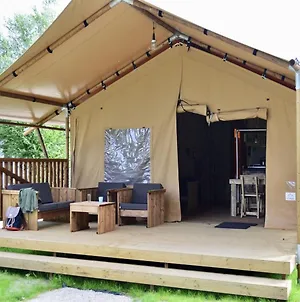 Luxury Tent With Kitchen And Shower, In A Holiday Park By The Sea And Beach 스흐라벤잔더 Exterior photo