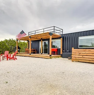 Remote Strawn Container Home With Hot Tub! Exterior photo