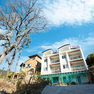 Tongyoung Blue House Spa Pension 통영 Exterior photo